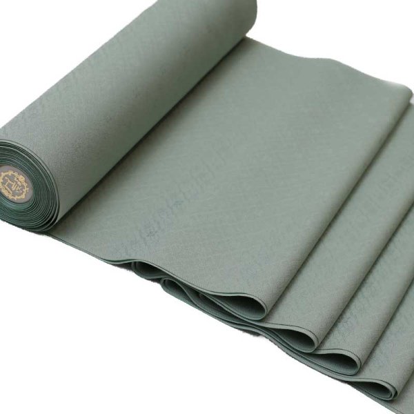 画像3: 洗える着物［シルック］　色無地【有職松皮色紋付】 (3)